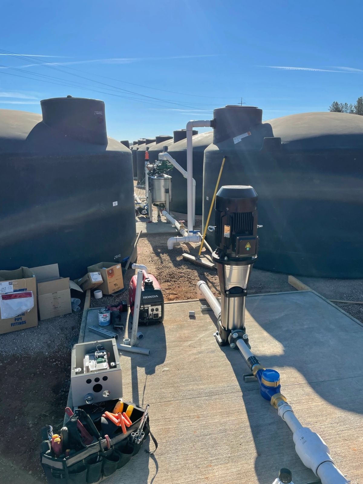 Water storage and pumping system installation